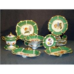 18 PCS OF GREEN AND WHITE FLORAL DECORATED DAVENPO