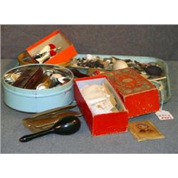 TRAY LOT SEWING ITEMS INCL BUTTONS AND SEWING BIRD