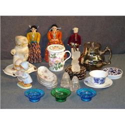 BOX LOT WITH SILVER LUSTRE TEAPOT, ROYAL COPENHAG