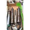 Image 2 : TRAY OF GREASE GUNS
