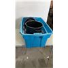 Image 1 : TOTE OF ENAMELED BAKEWARE