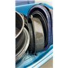 Image 3 : TOTE OF ENAMELED BAKEWARE
