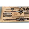 Image 8 : TAP AND DIE SET WITH SPOOL OF WIRE