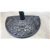 Image 2 : WEIGHTED PATIO UMBRELLA STAND