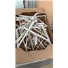 Image 2 : 3 BUNDLES OF METAL ROD WITH BRACKETS AND PVC CONNECTORS