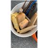 Image 8 : 2 BUCKETS OF CHAIN HOIST, BREAKER BAR, HAND TOOLS AND MORE