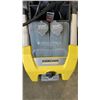 Image 2 : KARCHER ELECTRIC 1900PSI PRESSURE WASHER WORKING WITH HOSE AND WAND