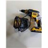 Image 2 : DEWALT 20VOLT DRWALL SCREW DRILL WITH BATTERY AND CHARGER WORKING