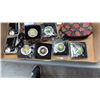 Image 8 : 3 TRAYS OF NEW HAIRBANDS, LEATHER NECKLACES PURSE HOLDERS AND HAIR ACCESSORIES