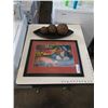 Image 1 : FRAMED PRINT WITH DECORATIVE BALLS AND WOOD DISH