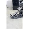 Image 8 : 2 DRAGON STATUES INCLUDING BLADE OF DRACUL STATUE WITH ORIGINAL BOX