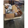 Image 1 : 2 BOXES OF COLLECTIBLES AND RAW MAGAZINES