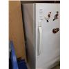 Image 9 : Frigidaire Freezer Cat C