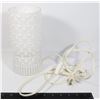 Image 1 : WHITE PATTERNED GLASS LAMP WORKING