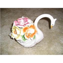 Capodemonte Swan