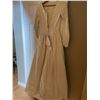 Image 1 : Vintage Wedding Dress - Estimated Size: 2-4