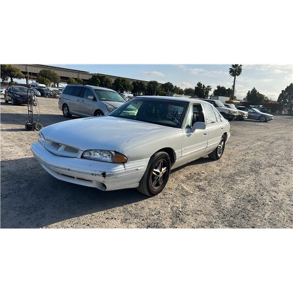 1997 Pontiac Bonneville SE