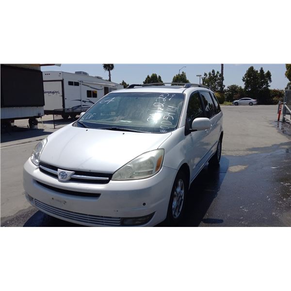 2004 Toyota Sienna XLE 7 Passenger