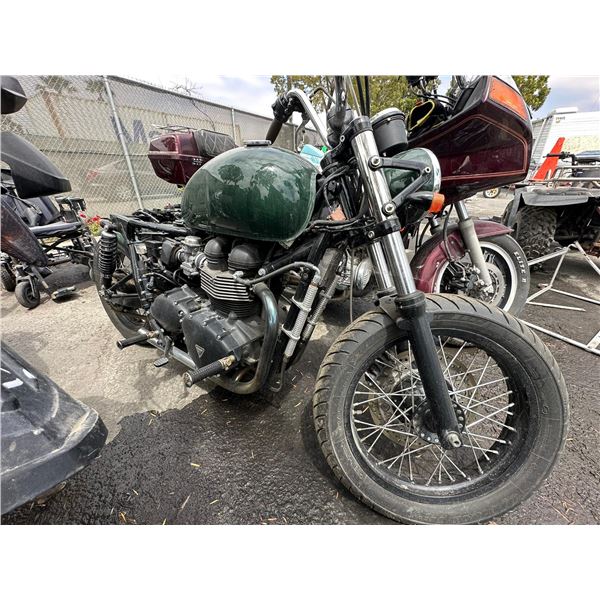 2011 TRIUMPH THRUXTON 900