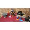Image 3 : NO RESERVE Collection of toy cars, vintage race track, toy bird house 