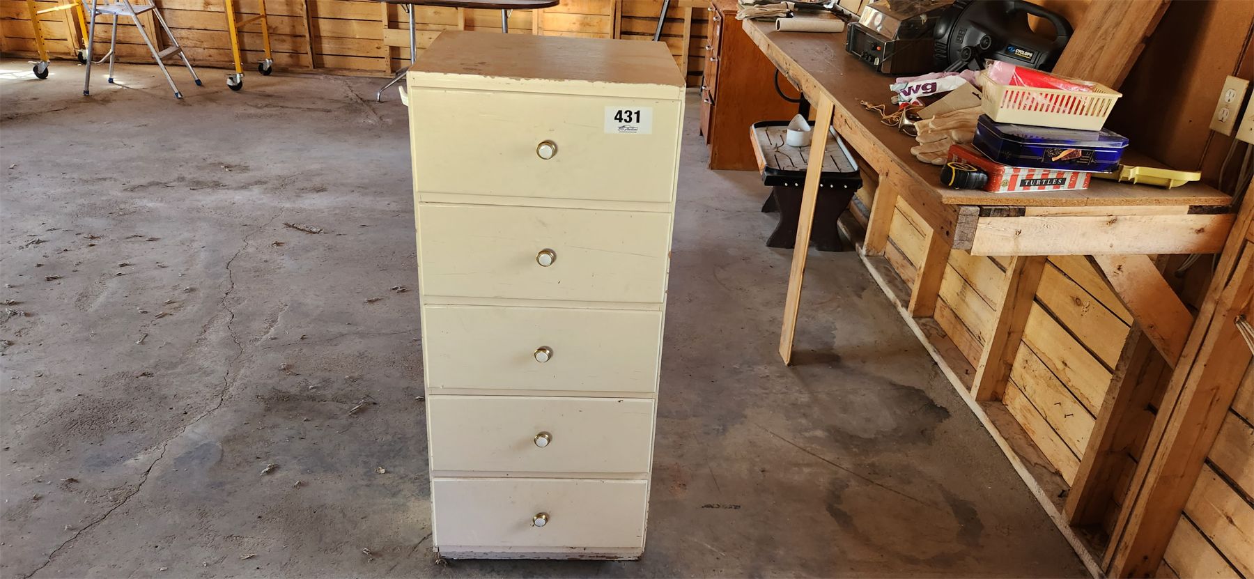 NO RESERVE 5 drawer tall dresser 4ft H by 20" W by 18" D - EG Auctions NO RESERVE 5 drawer tall dresser 4ft H by 20" W by 18" D - EG Auctions