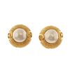 Image 1 : Chanel Gold-tone Round Pearl Clip-on Earrings