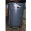 Image 2 : Group of 3 Rubbermaid Bins -