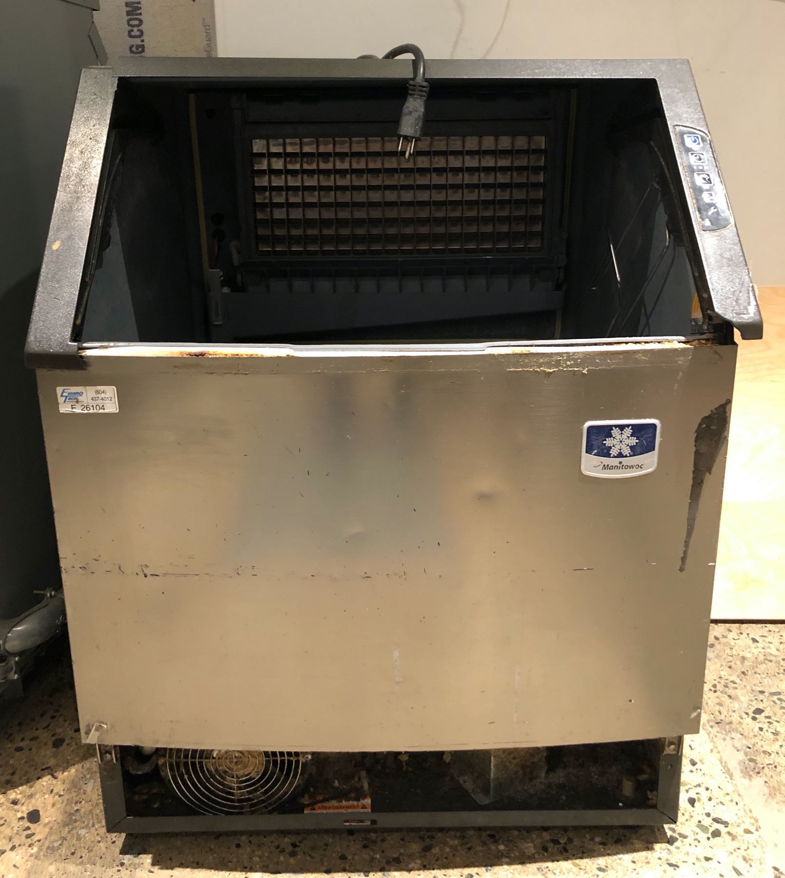 Manitowoc Under counter Ice Machine Model UD0240A161B asis