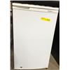 Image 1 : Goldstar - Bar Fridge - Model: GR-131G