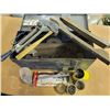 Image 1 : Tool Box with contain