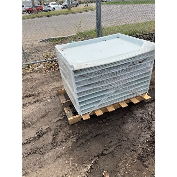 10 Plastic Trays