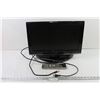 Image 1 : Toshiba LCD TV/DVD Combination with Cables and Remote