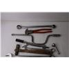 Image 3 : Assorted Tools