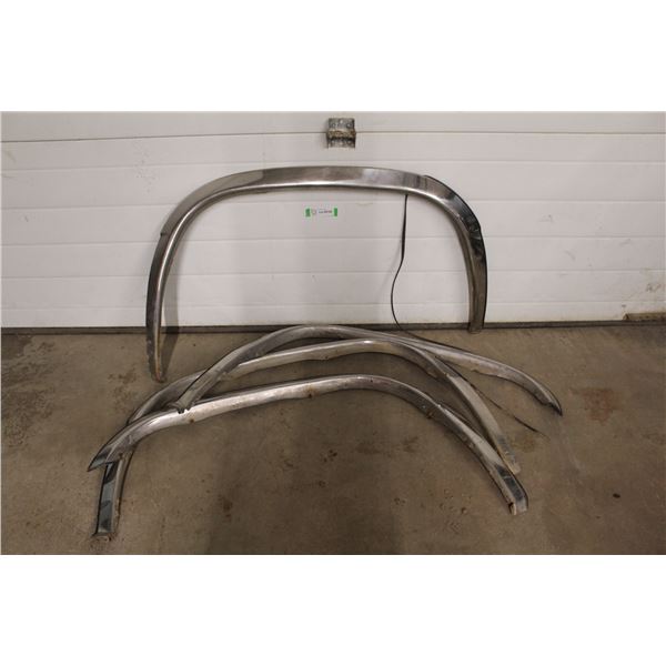 *(4) 2004-08 Chevy Wheel Well Trim