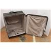 Image 3 : *Riggs & Riley Suite Case w/ wheels & Handle