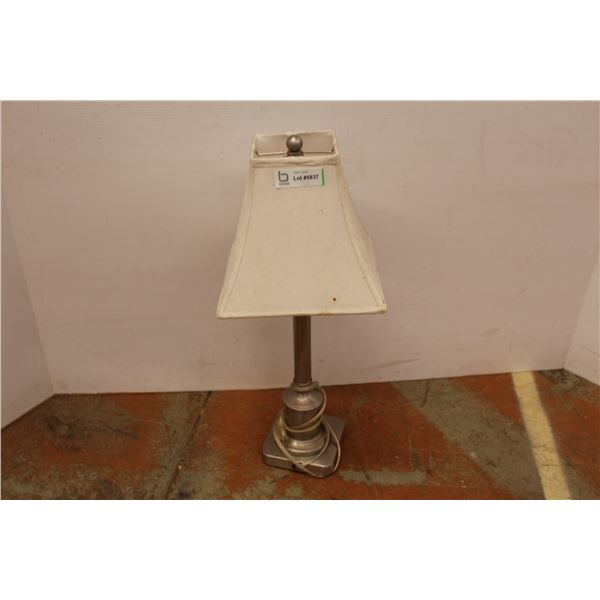 *(1) Table Lamp (works)