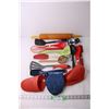 Image 1 : Assorted Kitchen Items and Accessories