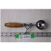 Image 1 : Metal and Wood Ice Cream Scoop