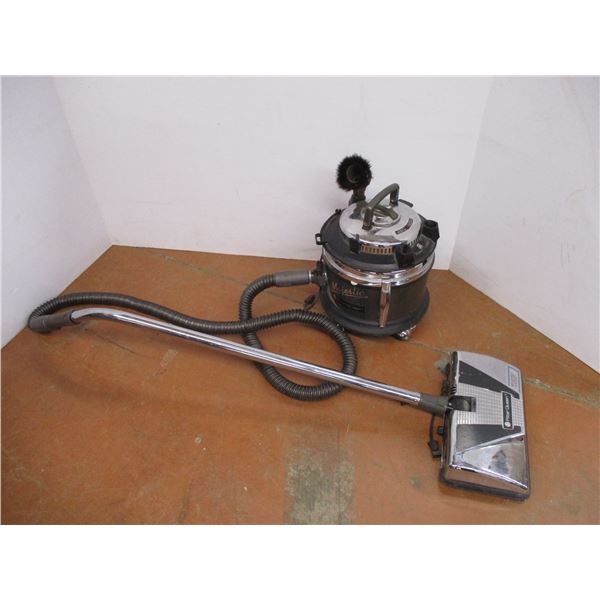 *Vintage Majestic Filter Queen Vacuum (Working)
