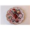 Image 4 : (2) Collector Wall Plates - (4) Red Rose Figurines