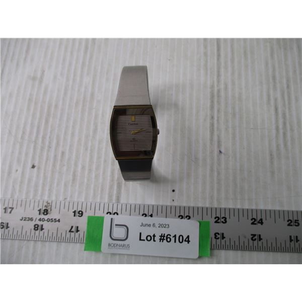 Wrist Watch-- Cardinal Quartz 26mm (Runs)