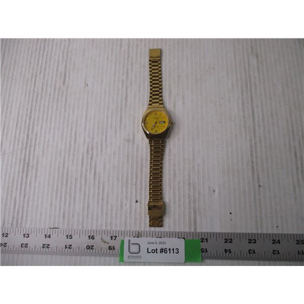 Wrist Watch-- Citizen Auto Date 33mm (Runs)