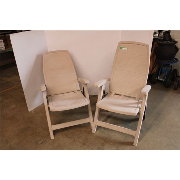 *(2x Bid Price) (2) Folding Deck Chairs