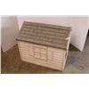 Image 3 : *Suncast Plastic Dog House - 25" x 34" x 34"