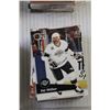 Image 4 : Lot of Football and Hockey Cards
