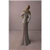 Image 4 : Royal Doulton Woman Figurine