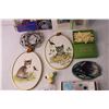 Image 3 : Assorted Trinkets - Art, Buttons