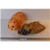 Image 1 : Vintage Plastic Piggy Bank (damaged) - Spalding Ball Glove