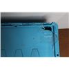 Image 3 : *One Tote (damage on hinge)