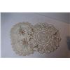 Image 2 : Leaf Pocket Vase - (2) Doilies